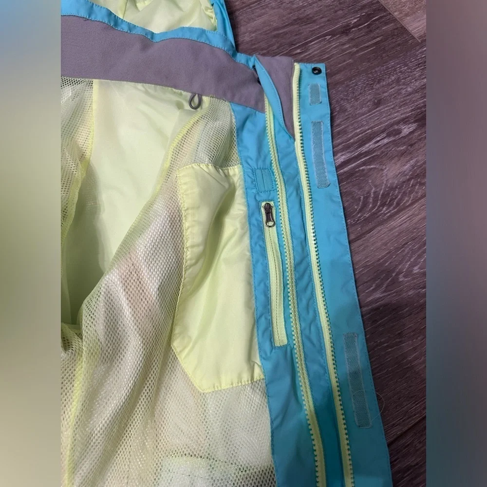 🛍️fits women S/M rain/wind-bloc jacket with removable hoodie with double zipper